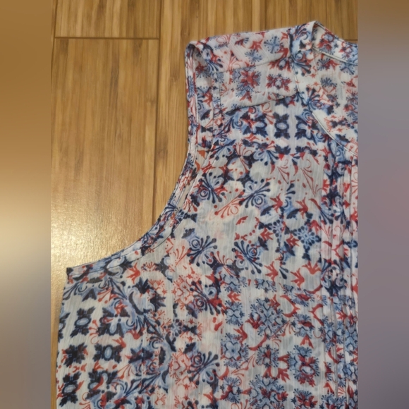 Liz Claiborne Floral Sleeveless Top - Picture 4 of 7